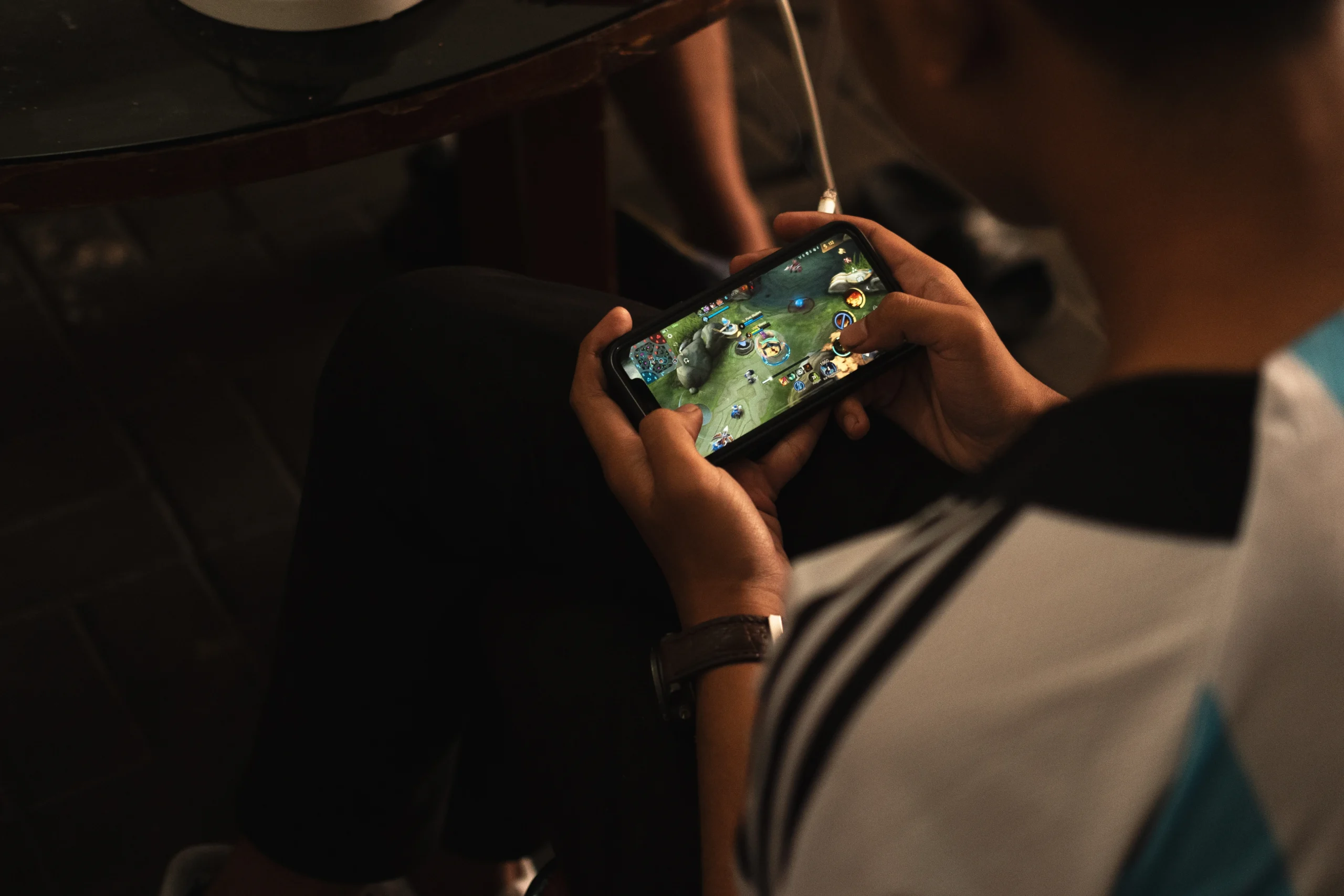 Kantin Merah FISHIPOL UNY Memanas! Pertandingan Beringas Cabang Olah Raga Mobile Legend Hingga Cerita Unik Para Pemain Saat Berlaga